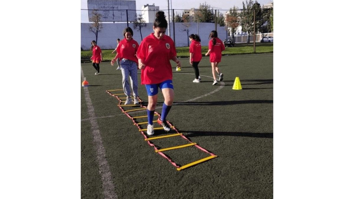 تأسيس أول فريق فتيات لكرة القدم بمقاطعة السواني نهوضاً بكرة القدم النسوية