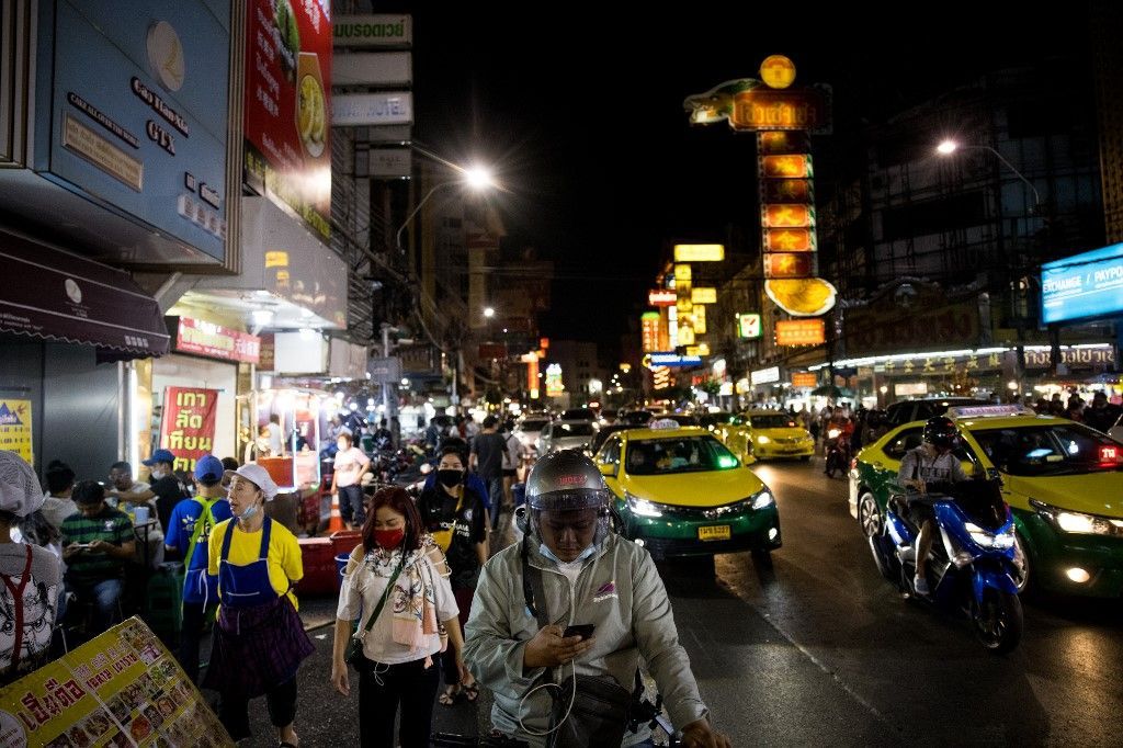 بانكوك تغلق المطاعم والنوادي الليلية.. هكذا عاشت المدينة مع إجراءات كورونا 5 بانكوك تغلق المطاعم والنوادي الليلية.. هكذا عاشت المدينة مع إجراءات كورونا