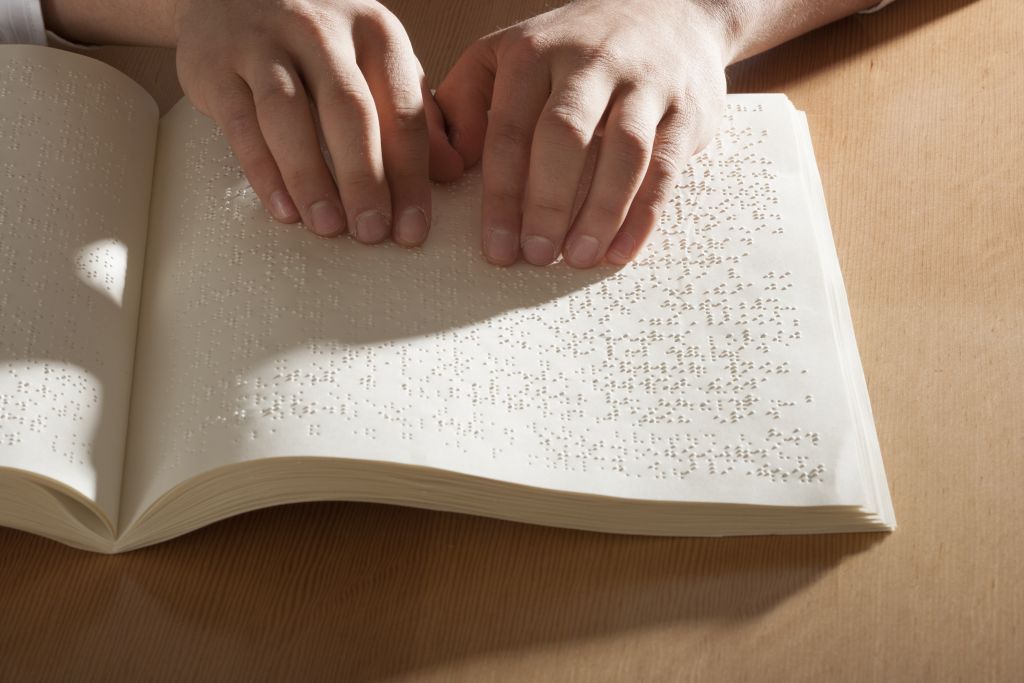 في اليوم العالمي لــ "لغة بريل" .. ما مصير مليار مكفوف في زمن كورونا؟ 6 الأمم المتحدة تحتفل باليوم العالمي للغة بريل للمكفوفين