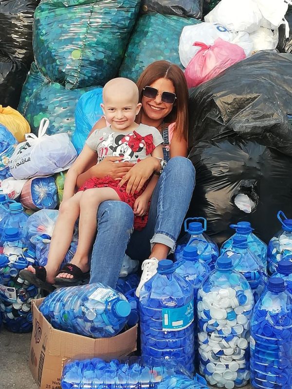 بعدما هزمت اليابان ومكسيكو.. لبنانية تدخل ”غينيس“ للمرة الـ3 بأكبر علم لبناني