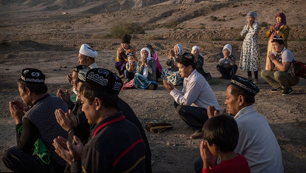 تواصل الصين قمعها الممنهج ضدّ أبناء أقلية الإيغور المسلمة وغيرهم من أبناء الأقليات العرقية الأخرى، وهو الأمر الذي جعل هؤلاء تحت الخوف والموت بسبب الممارسات الصينية. 