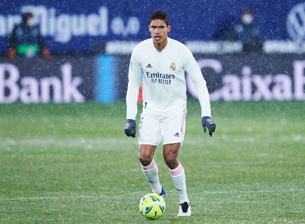 بالصور.. الثلوج تتصدر المشهد في مباراة ريال مدريد وأوساسونا