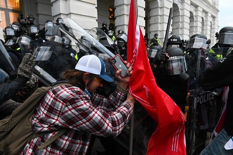 إمبراطورية ترامب مهددة بالتهاوي بعد مقاطعات عالمية لشركاته 1 ترامب