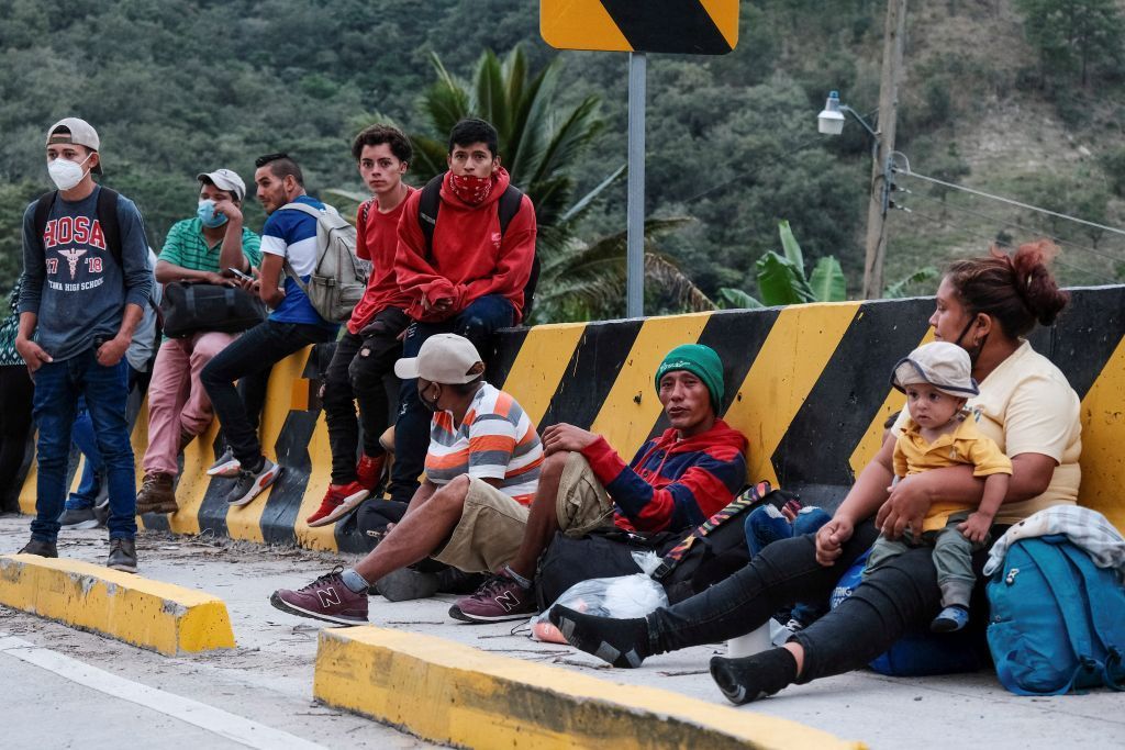 آلاف المهاجرين الهندوراسيين في اتجاه الولايات المتحدة يصلون إلى غواتيمالا 4 آلاف المهاجرين الهندوراسيين في اتجاه الولايات المتحدة يصلون إلى غواتيمالا