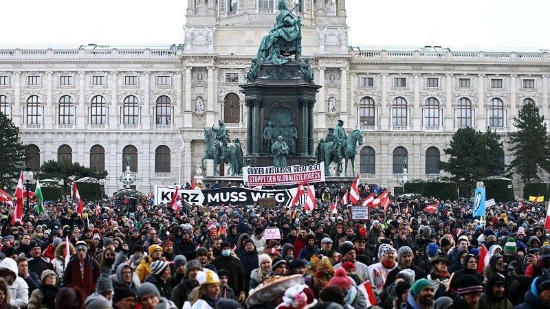 النمسا.. عشرة آلاف مشارك في تظاهرة مناهضة للكمامات في فيينا 1 النمسا.. عشرة آلاف مشارك في تظاهرة مناهضة للكمامات في فيينا