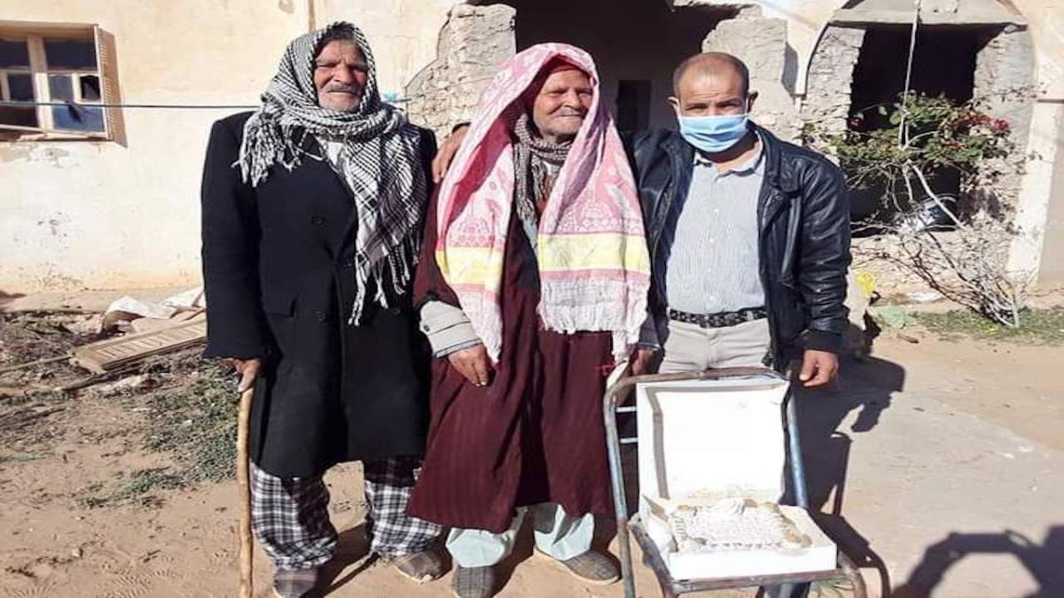 مبادرة إنسانية في بئر الحفي بتونس تحتفي بمن تجاوزت أعمارهم 100 سنة