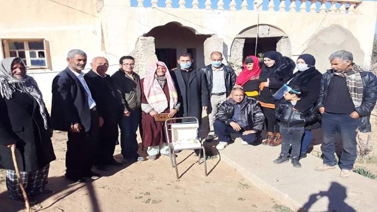 مبادرة إنسانية في بئر الحفي بتونس تحتفي بمن تجاوزت أعمارهم 100 سنة