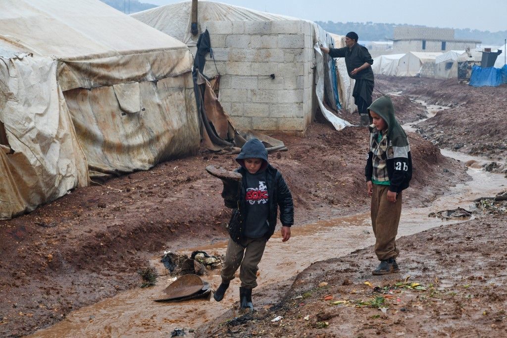 إدلب.. أوضاع مزرية في العديد من مخيمات النزوح بعد هطول أمطار غزيرة