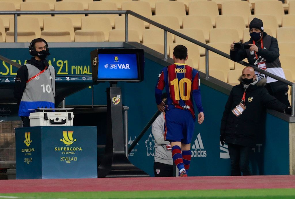 ميسي يحدد شروطه للبقاء في صفوف برشلونة