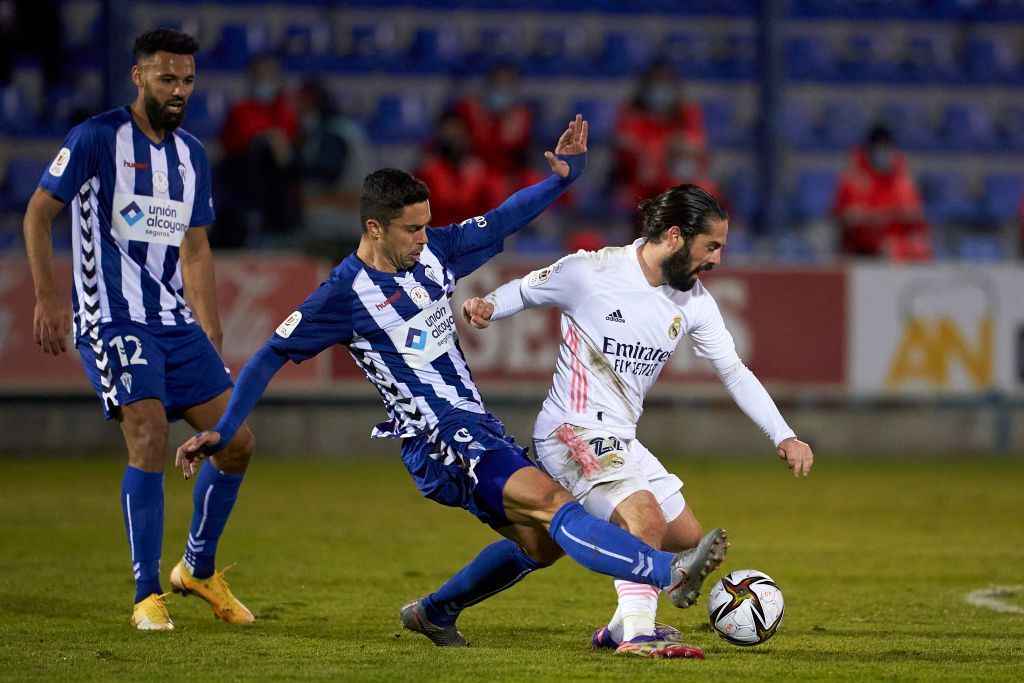 ألكويانو يفجر مفاجأة مدوية ويقصي ريال مدريد من كأس ملك إسبانيا