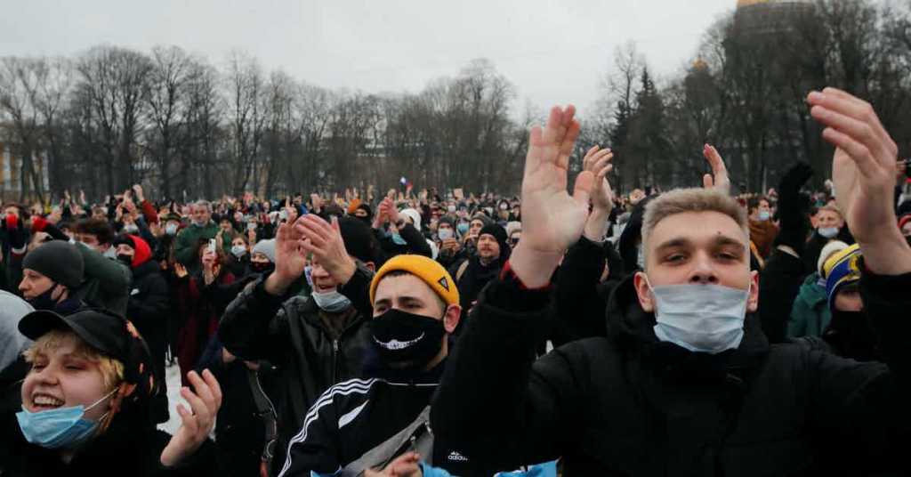 بالصور.. الشرطة الروسية تقمع أنصار نافالني في العاصمة موسكو 3 نافالني