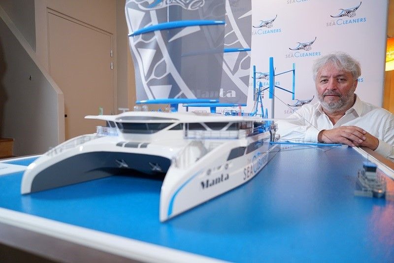 فرنسا.. قبطان يتعهد بالتخلص من نفايات المحيط بواسطة "قارب"