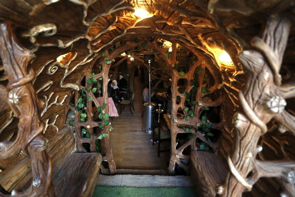 مقهى بيت الشجرة.. إحساس بالطبيعة في قلب مدينة نابلس بفلسطين 1 مقهى بيت الشجرة.. إحساس بالطبيعة في قلب مدينة نابلس بفلسطين