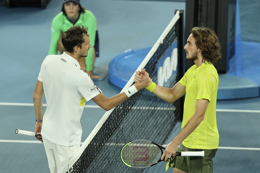 مدفيديف يضرب موعداً مع ديوكوفيتش في نهائي أستراليا المفتوحة