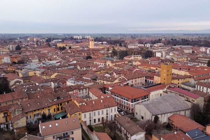 إيطاليا.. خفر السواحل يبحثون عن ناجين بعد غرق مركب مهاجرين 1 إيطاليا.. خفر السواحل يبحثون عن ناجين بعد غرق مركب مهاجرين