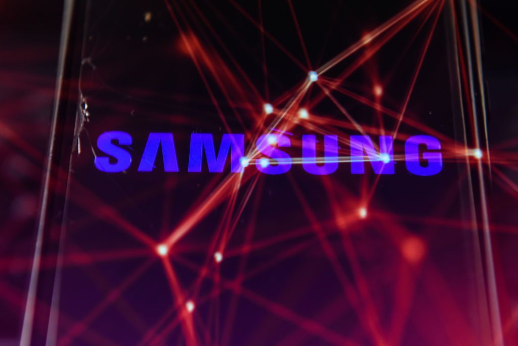 لأول مرة منذ الـ2016.. آبل تتفوق على سامسونغ في مبيعات الهواتف الذكيّة