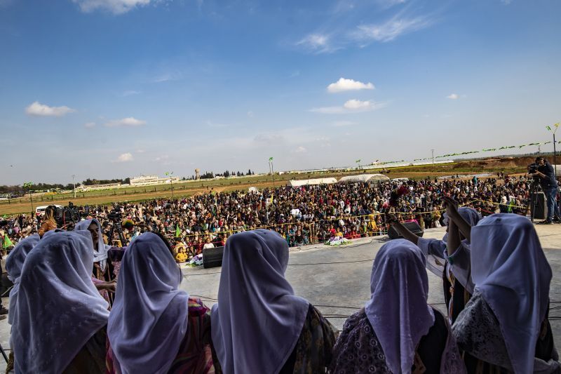 في القامشلي.. سوريات يحتفلن بيوم المرأة على طريقتهن الخاصة