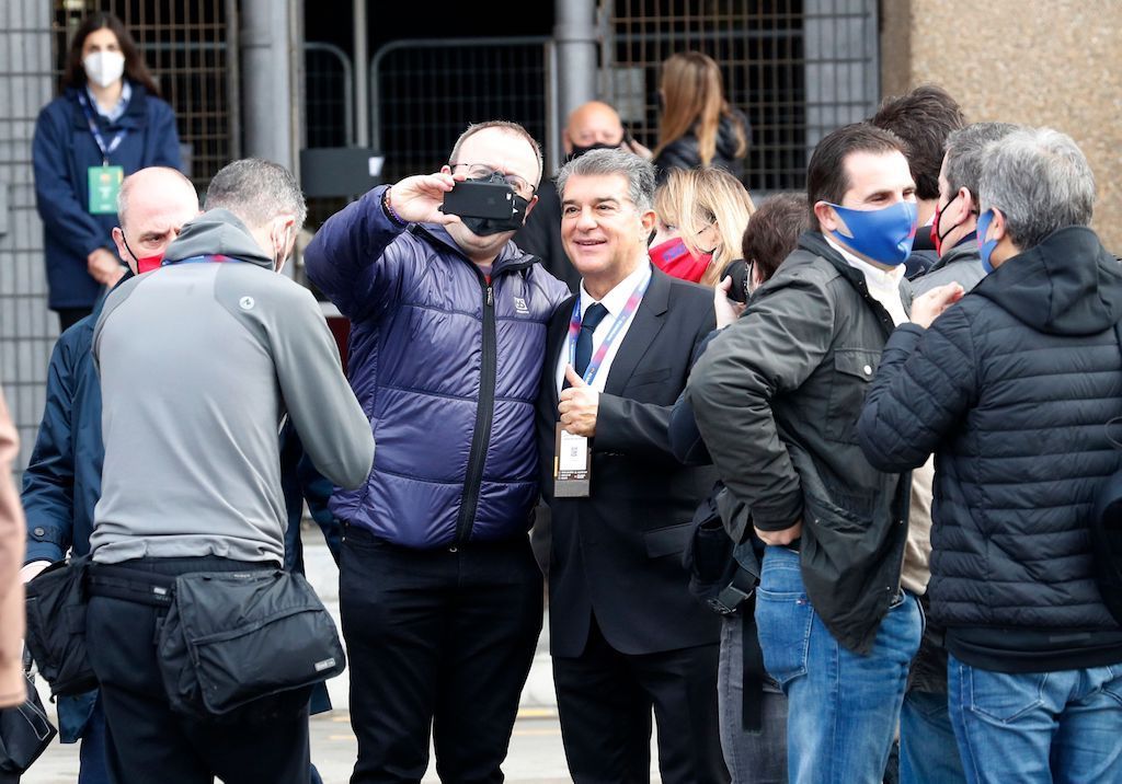 انتخابات برشلونة.. ميسي يدلي بصوته لاختيار الرئيس الجديد