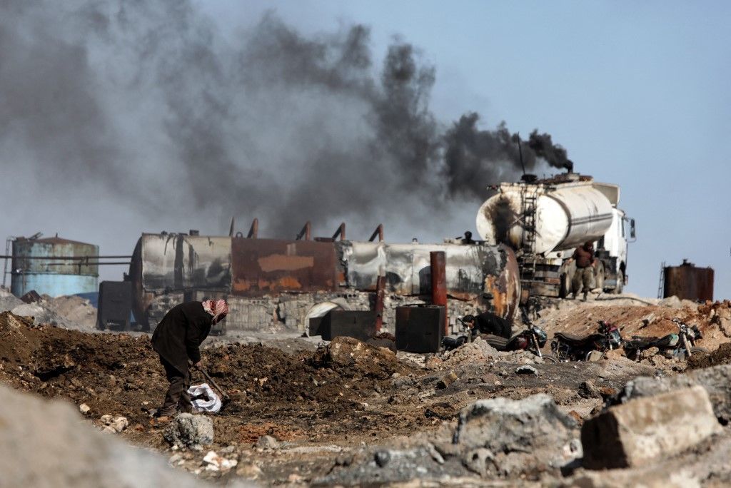 سوريا.. نازحون يعيشون في مصفاة نفط