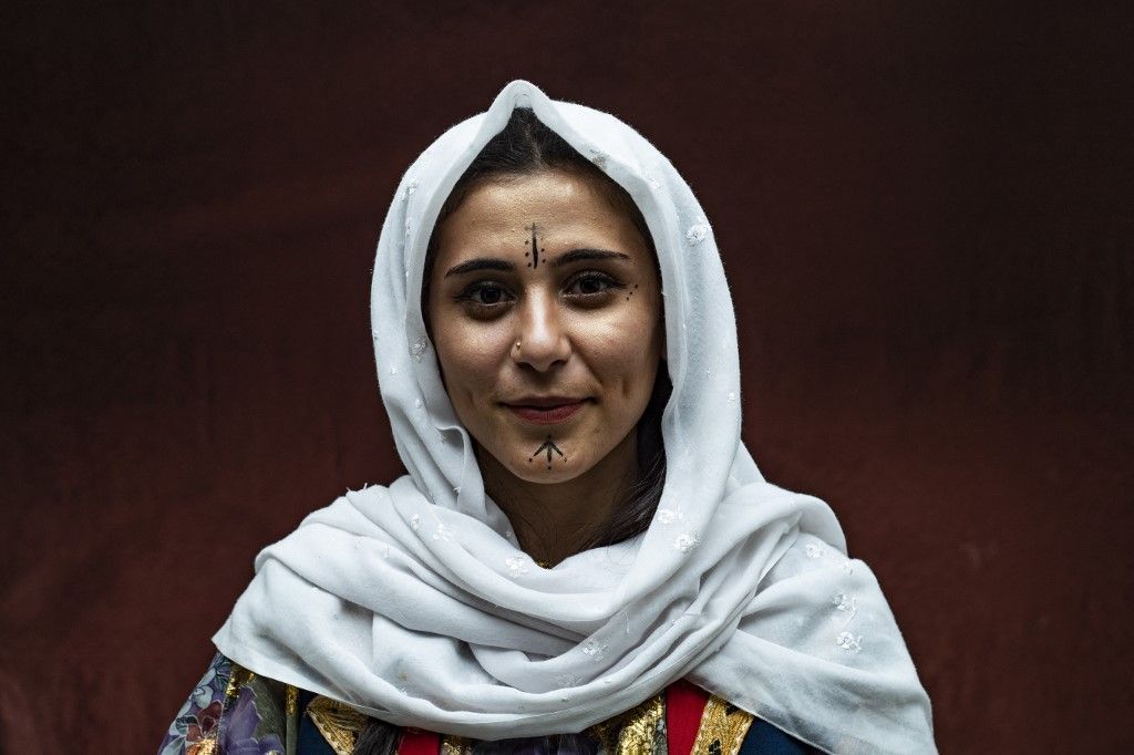 أكراد سوريا يحيون يوم "الزي الكردي" في القامشلي