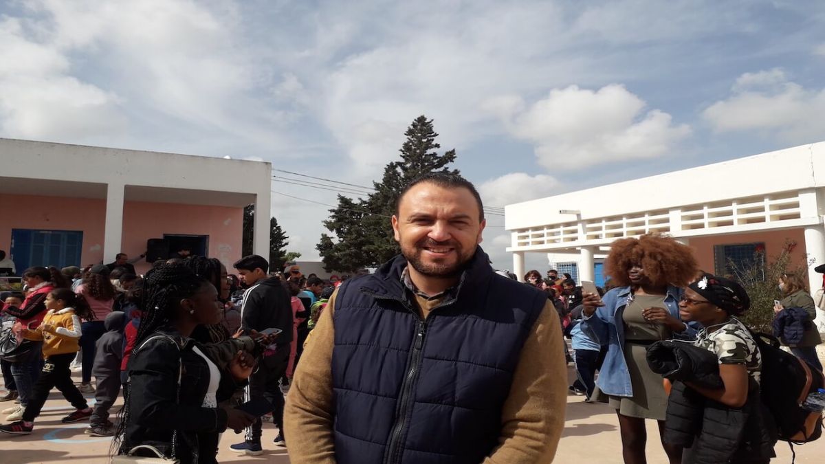 ورشة روبوتيك لتلاميذ المدارس بريف نابل في تونس 2 أستاذ الإعلامبية بلال الوسلاتي بتونس