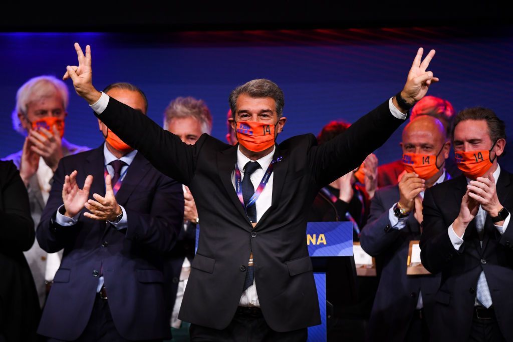 لابورتا يحسم موقفه بشأن مستقبل كومان مع برشلونة