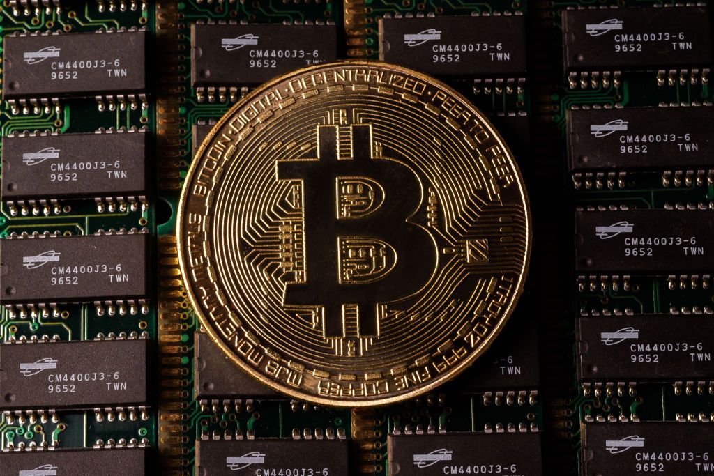 بيتكوين تتجاوز عتبة الـ60 ألف دولار لأوّل مرة