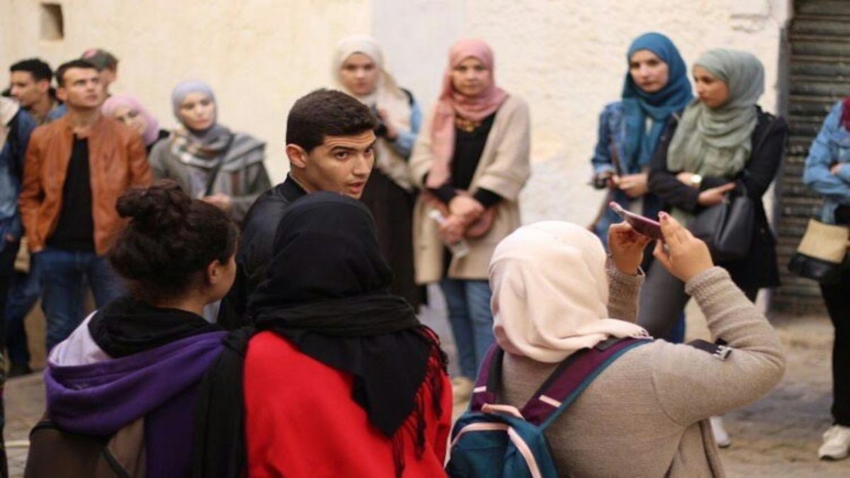 شباب الفنارجية خلال مبادرتهم لإحياء التراث