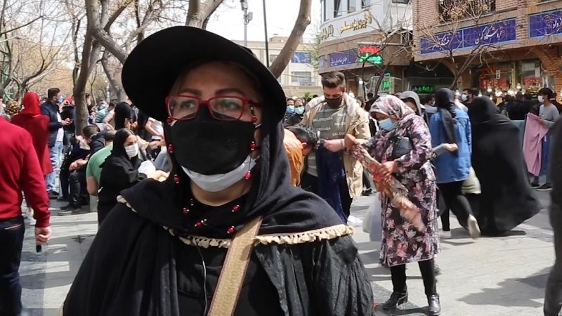 النوروز.. الإيرانيون جوعى على موائد العيد