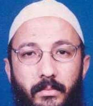 قيادي منشق عن القاعدة: إيران تدعم الحوثيين والقاعدة بالمال والسلاح