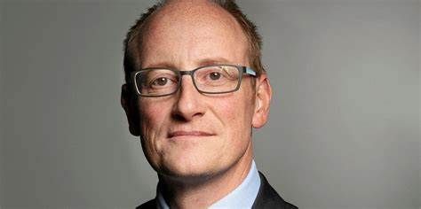 تعرف على فاتورة جنوح السفينة العالقة بقناة السويس