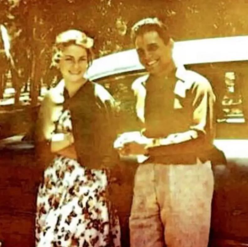 عبد الحليم حافظ مع حبيبته ”جي جي“.. صورة تنشر للمرة الأولى