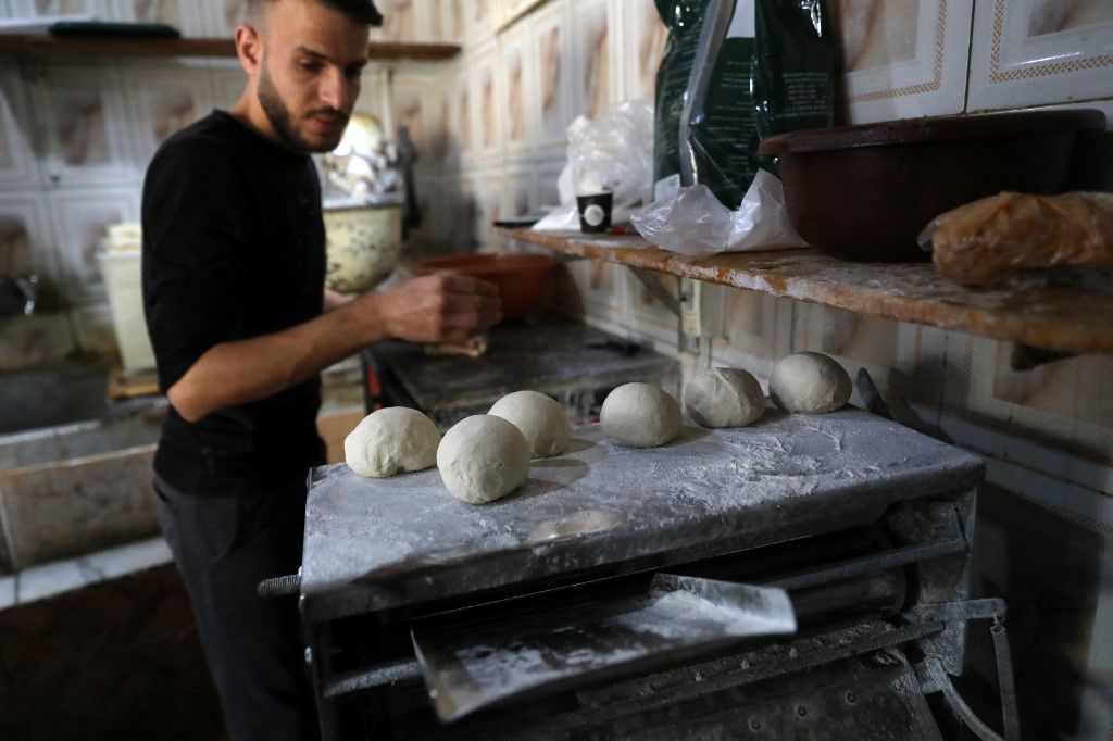 المنقوشة.. لم تعد وجبة الفقراء في بيروت 2 المنقوشة.. لم تعد وجبة الفقراء في بيروت