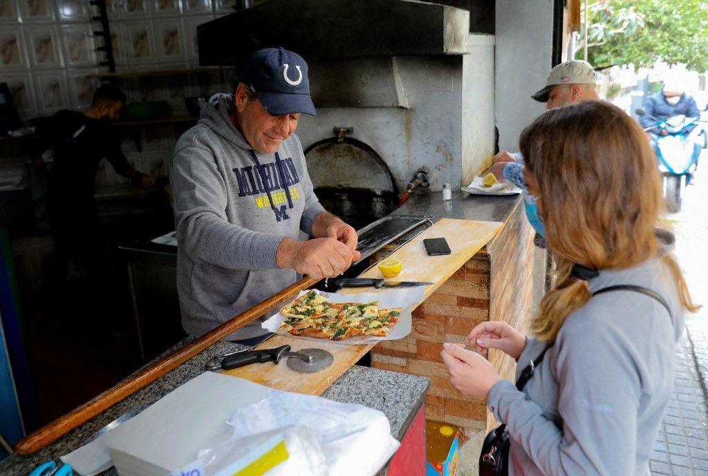 المنقوشة.. لم تعد وجبة الفقراء في بيروت 3 المنقوشة.. لم تعد وجبة الفقراء في بيروت