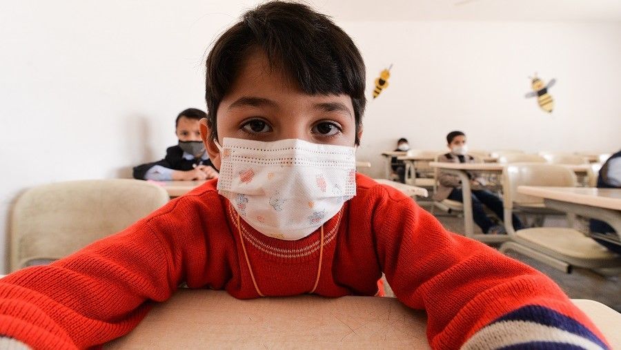 مدير مدرسة عراقية في الموصل يضع منظومة للحد من فيروس كورونا 9 الموصل