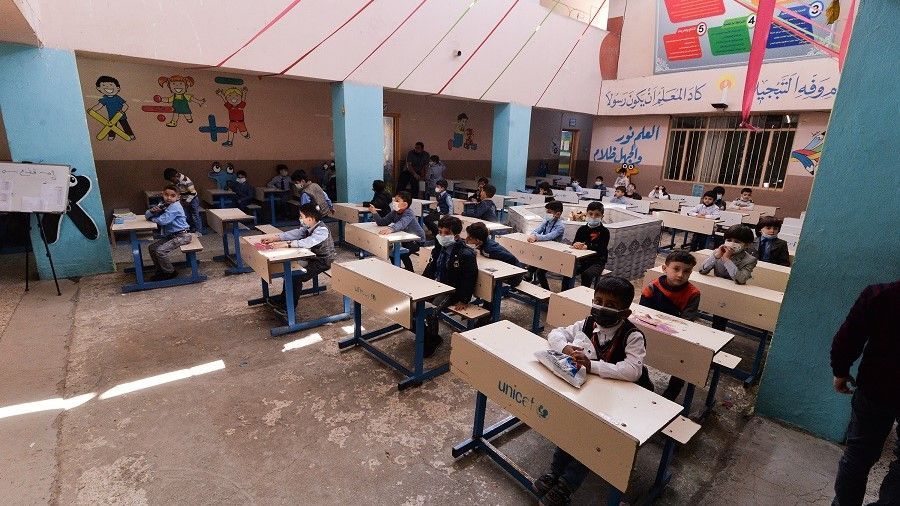 مدير مدرسة عراقية في الموصل يضع منظومة للحد من فيروس كورونا 8 مدير مدرسة عراقية في الموصل يضع منظومة للحد من فيروس كورونا