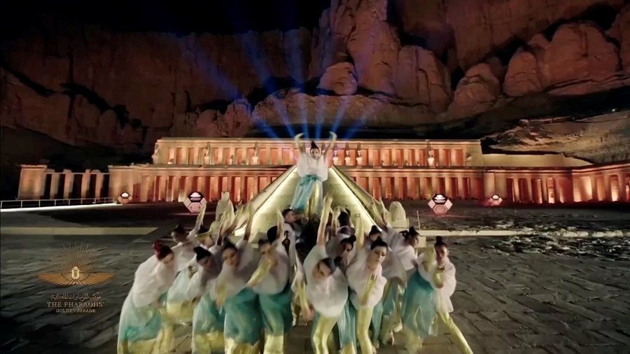 مشاهد جذبت أنظار العالم.. موكب مهيب لنقل المومياوات الملكية