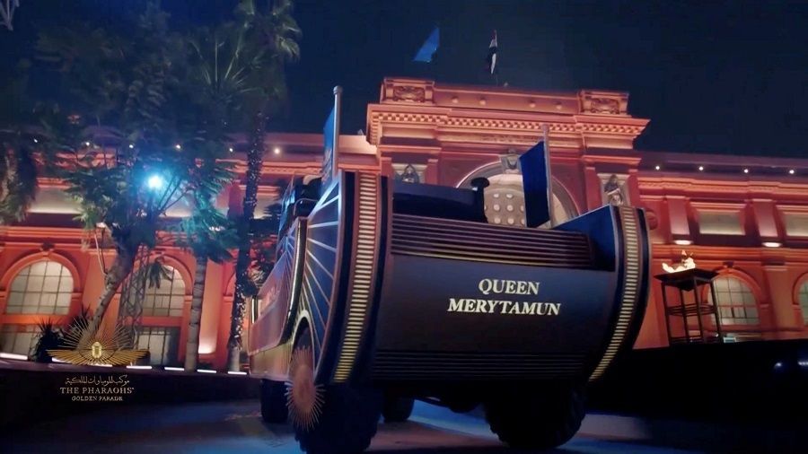 مشاهد جذبت أنظار العالم.. موكب مهيب لنقل المومياوات الملكية