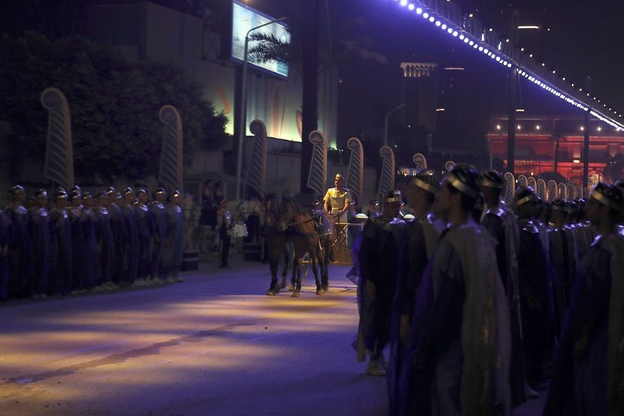 مشاهد جذبت أنظار العالم.. موكب مهيب لنقل المومياوات الملكية