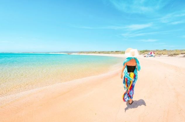 مناظر خلابة وجمال لا يُصف.. إليكم أفضل 10 شواطئ في العالم وأوروبا للعام الحالي (صور)