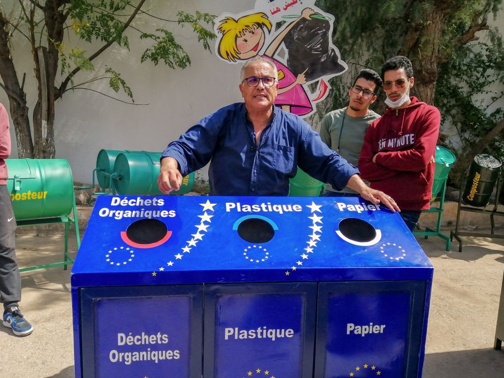 ناشط تونسي يحول مكب نفايات إلى مركز ثقافي لنشر الوعي البيئي