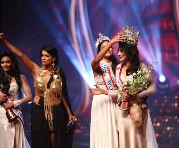 بسبب خلاف على اللقب.. عراك خلال حفل ملكة جمال سريلانكا للمتزوجات (فيديو + صور)