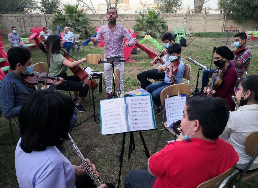 عازفون صغار من العراق يجتمعون تحت سماء مدينة بيتهوفن