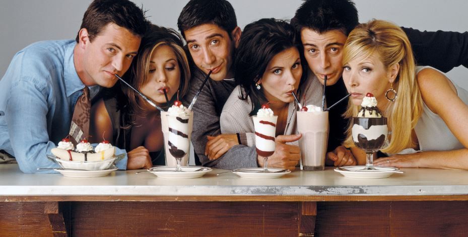 لمحبي مسلسل ”فريندز“.. انطلاق تصوير حلقة ”لمّ الشمل“