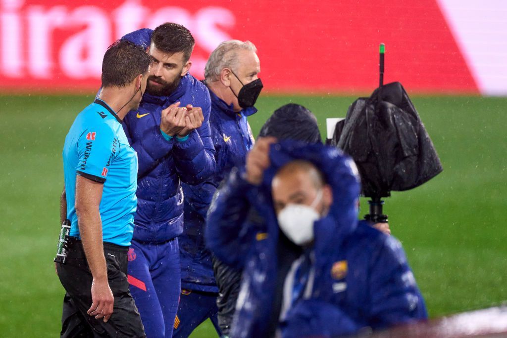 كومان يشن هجوماً حاداً على حكم مباراة الكلاسيكو 1 كومان يشن هجوماً حاداً على حكم مباراة الكلاسيكو