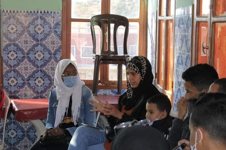 ورشة طلابية للتوعية بأهمية القراءة في آيت باها بالمغرب 4 فتاة تعطي رأيها في ورشة