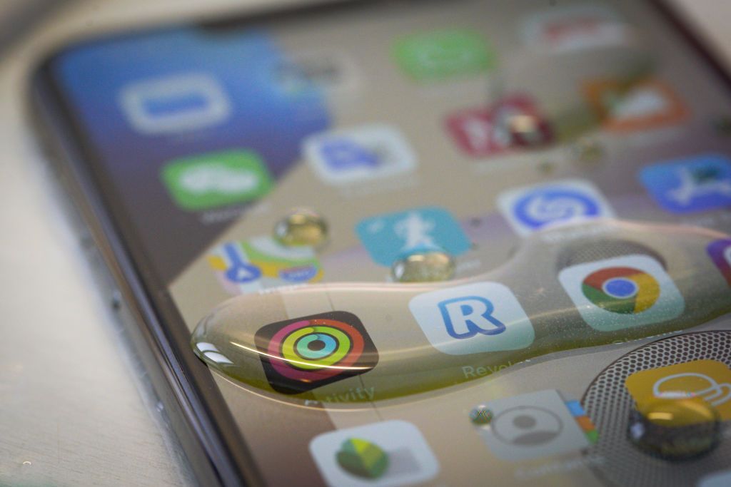 لتجفيف الهاتف بعد تعرّضه للبلل.. إليكم هذه الخطوات