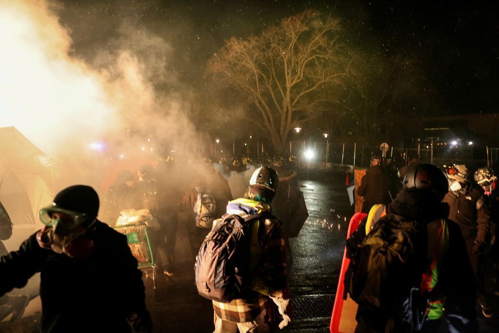 استمرار الاحتجاجات في مينيسوتا بسبب مقتل شاب من أصول إفريقية برصاص الشرطة