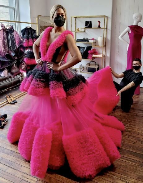 أسوأ وأغرب 4 إطلالات للنجمات في حفل توزيع جوائز الأوسكار 2021 3 أسوأ وأغرب 4 إطلالات للنجمات في حفل توزيع جوائز الأوسكار 2021