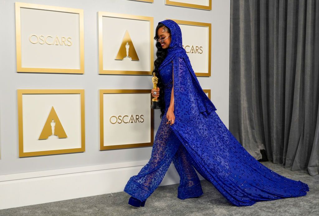 حفل الأوسكار.. 4 نجمات يخطفن الأنظار بإطلالات رائعة (صور)